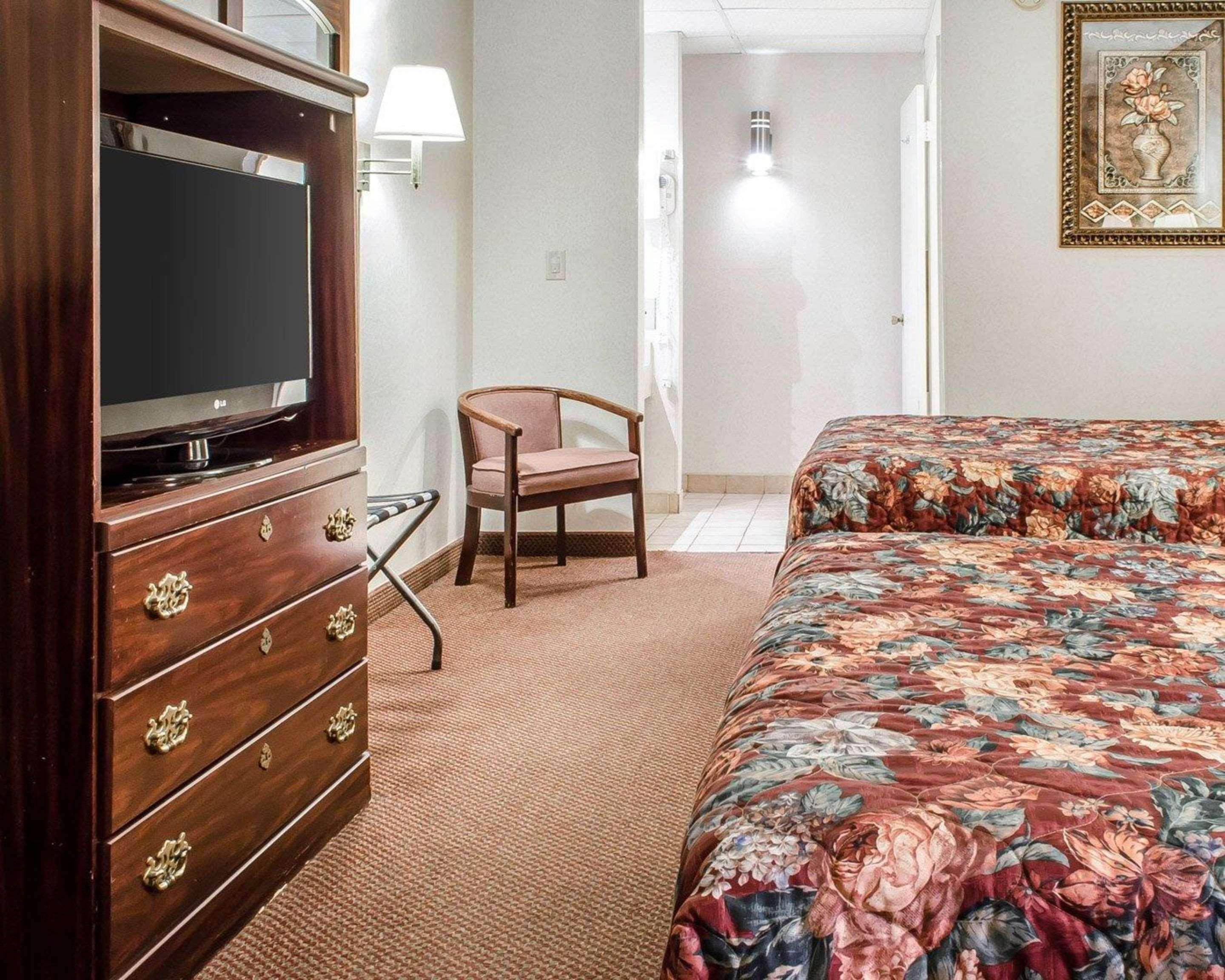Econo Lodge Frackville Buitenkant foto