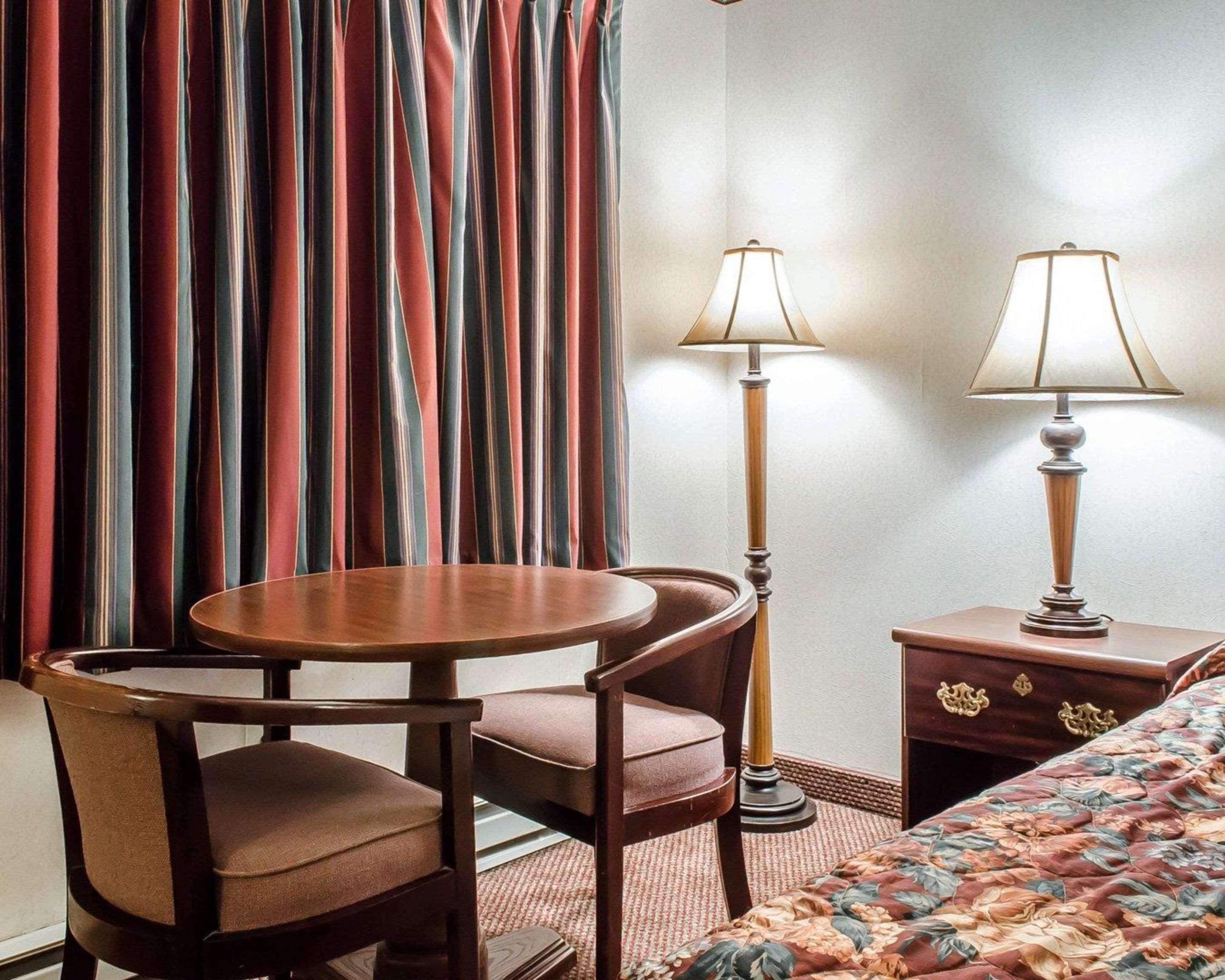Econo Lodge Frackville Buitenkant foto